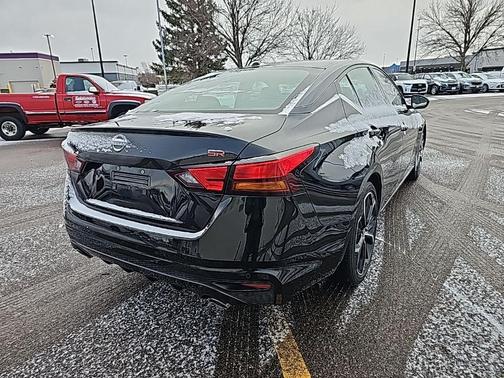 2024 Nissan Altima SR FWD