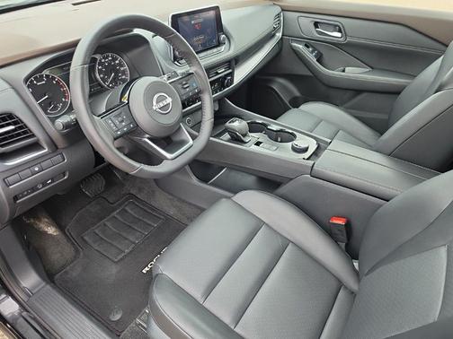 Super Black 2023 Nissan Rogue SV