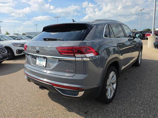 Pure Gray 2021 Volkswagen Atlas Cross Sport 3.6L V6 SEL