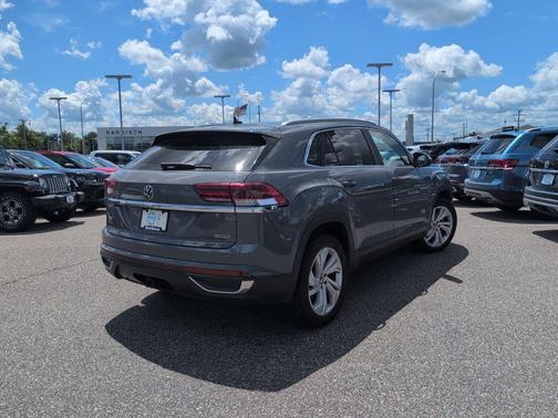 Pure Gray 2021 Volkswagen Atlas Cross Sport 3.6L V6 SEL