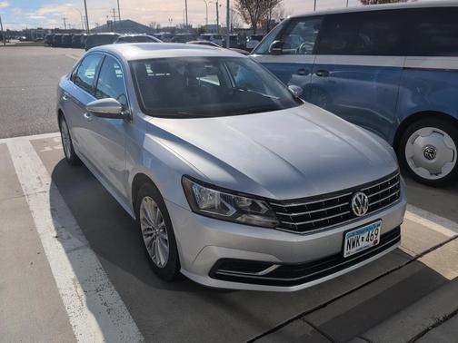 2016 Volkswagen Passat 1.8T SE