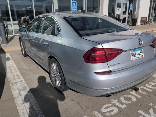 2016 Volkswagen Passat 1.8T SE