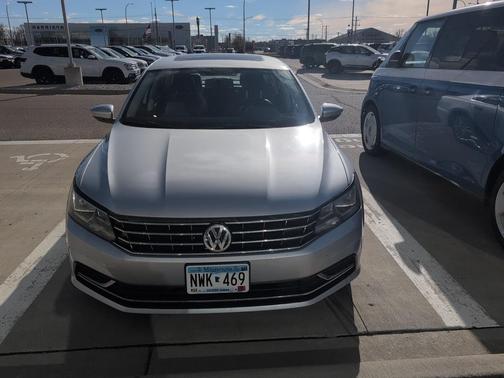 2016 Volkswagen Passat 1.8T SE