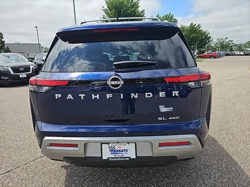 2025 Nissan Pathfinder SL 4WD
