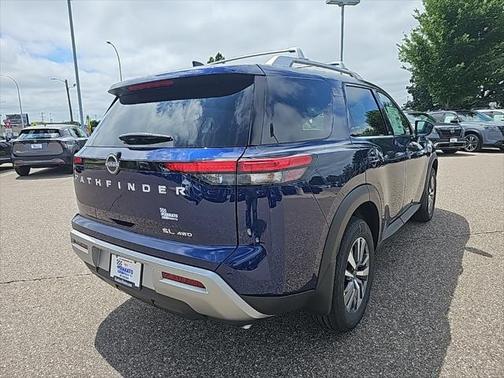 2025 Nissan Pathfinder SL 4WD