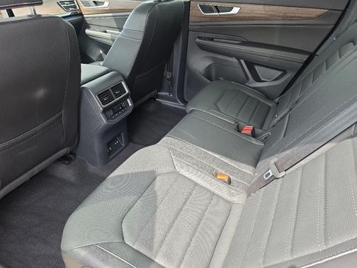 Pure Gray 2025 Volkswagen Atlas 2.0T SEL