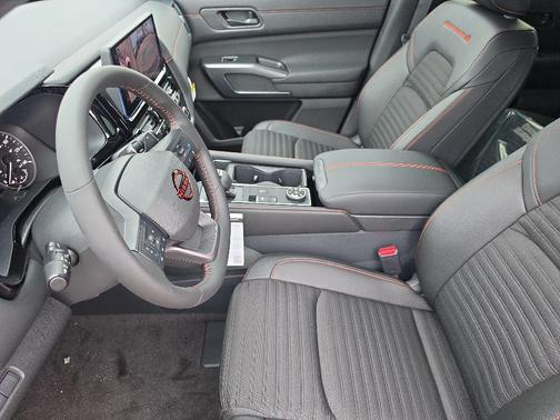 Super Black 2026 Nissan Pathfinder Rock Creek