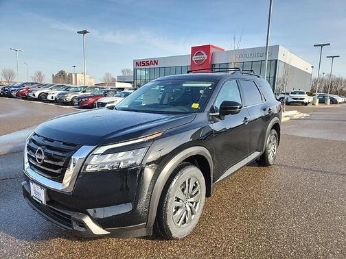 2025 Nissan Pathfinder SV 4WD