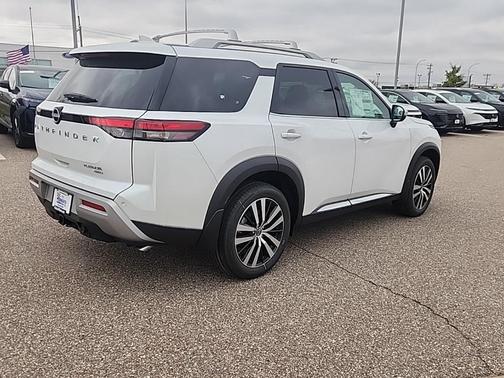 2025 Nissan Pathfinder Platinum 4WD