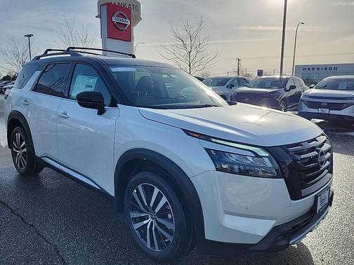 2025 Nissan Pathfinder Platinum 4WD