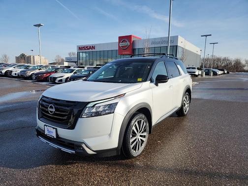 2025 Nissan Pathfinder Platinum 4WD