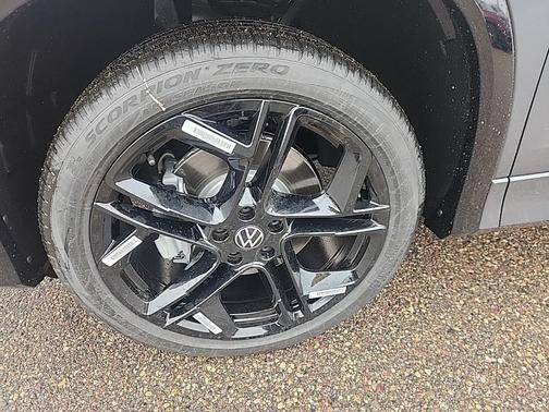 2026 Volkswagen Tiguan 2.0T SE R-Line Black 4MOTION