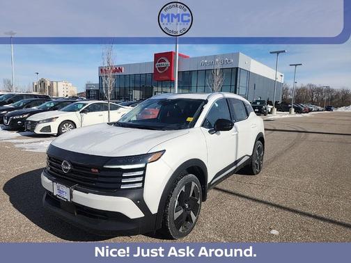 Aspen White 2026 Nissan Kicks SR