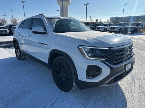 2025 Volkswagen Atlas Cross Sport 2.0T SE w/Technology 4MOTION