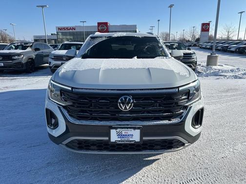 2025 Volkswagen Atlas Cross Sport 2.0T SE w/Technology 4MOTION