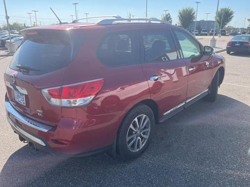 2014 Nissan Pathfinder SL