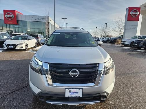 2025 Nissan Pathfinder SL 4WD