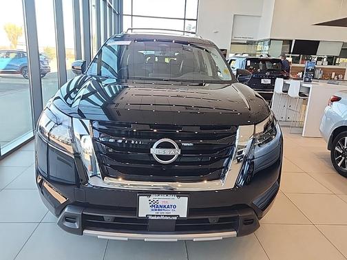 2025 Nissan Pathfinder SL 4WD