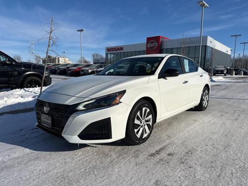 2025 Nissan Altima S FWD