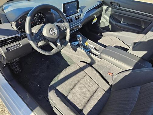 2025 Nissan Altima S FWD