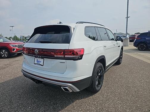 2025 Volkswagen Atlas 2.0T Peak Edition