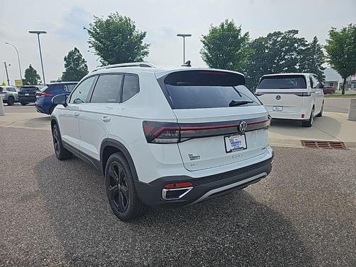 2025 Volkswagen Taos 1.5T SEL