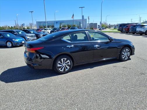 2022 Nissan Altima S FWD