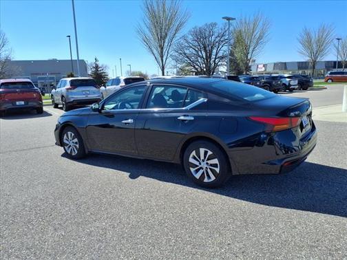 2022 Nissan Altima S FWD