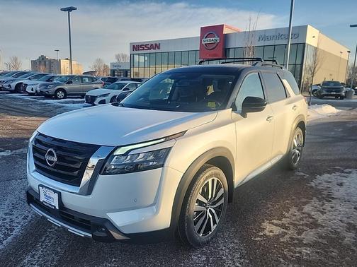 2025 Nissan Pathfinder Platinum 4WD