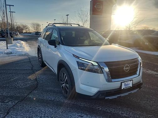 2025 Nissan Pathfinder Platinum 4WD