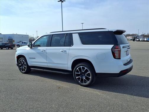 2023 Chevrolet Suburban RST