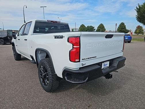 2026 Chevrolet Silverado 3500 LT