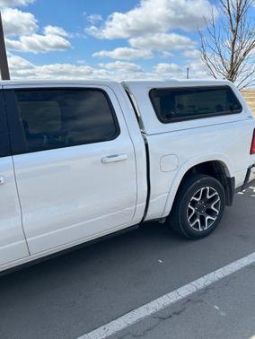 Ivory White Tri-Coat Pearlcoat 2025 RAM 1500 Laramie