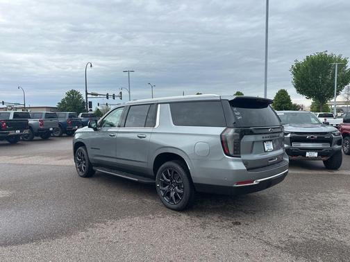 Sterling Gray Metallic 2026 Chevrolet Suburban LT