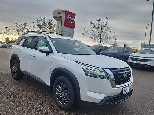 2025 Nissan Pathfinder SV 4WD