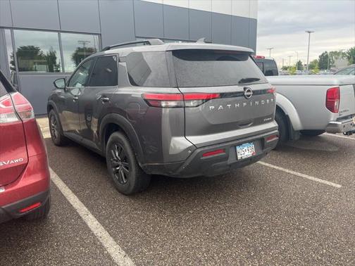 2022 Nissan Pathfinder SV 4WD
