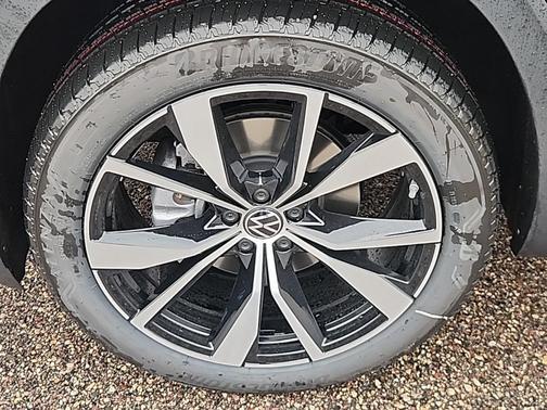 2026 Volkswagen Atlas Cross Sport 2.0T SEL Premium