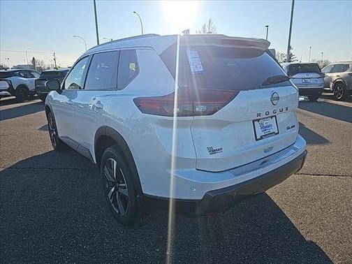 2025 Nissan Rogue SL