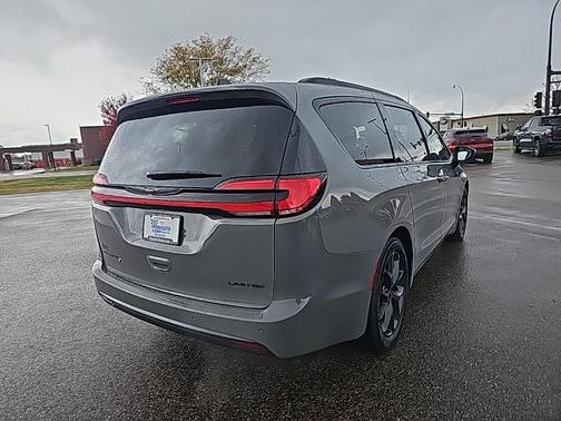 2025 Chrysler Pacifica Limited