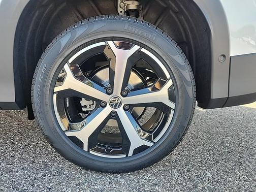 2025 Volkswagen Tiguan 2.0T SE 4MOTION