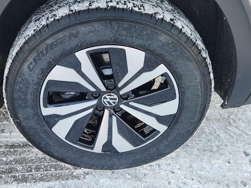 Opal White 2026 Volkswagen Atlas 2.0T SE