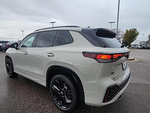 2025 Volkswagen Tiguan 2.0T SE R-Line Black 4MOTION