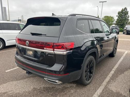 2024 Volkswagen Atlas 2.0T SE w/Technology 4MOTION