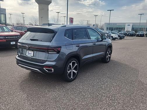 Platinum Gray 2026 Volkswagen Taos SEL