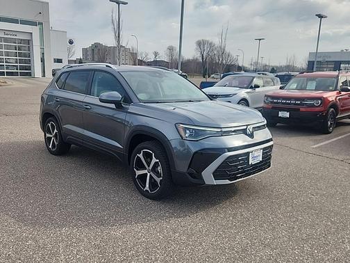 Platinum Gray 2026 Volkswagen Taos SEL