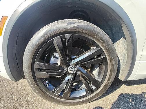 2023 Volkswagen Tiguan 2.0T SE R-Line Black 4MOTION