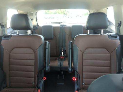 Racing Green Metallic 2021 Volkswagen Atlas 3.6L SEL Premium