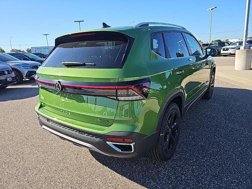 2025 Volkswagen Taos 1.5T SEL