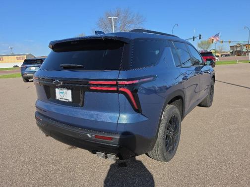 Lakeshore Blue 2026 Chevrolet Traverse LT