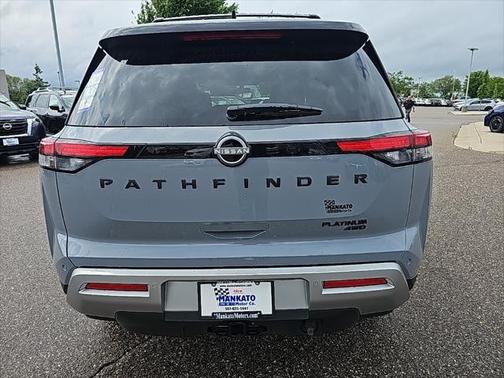 2025 Nissan Pathfinder Platinum 4WD